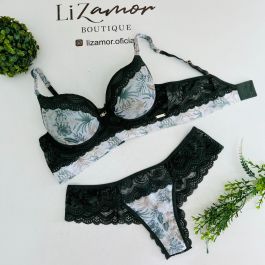 Conjunto de Soutien rendado com base de elástico e madre pérola. Acompanha fio dental rendado.