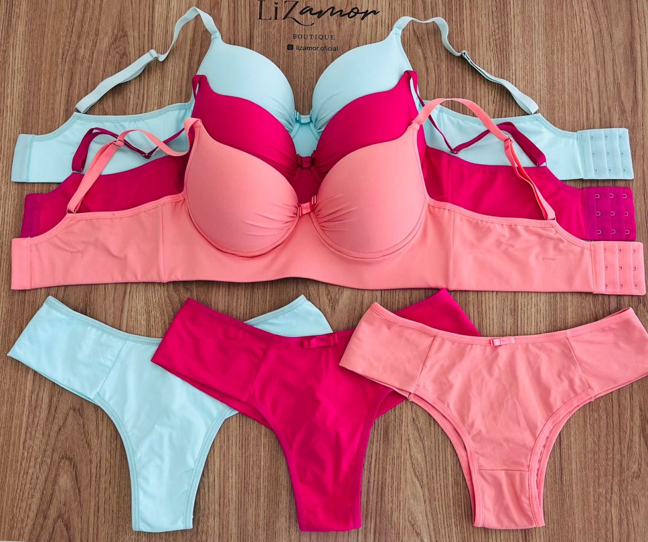 Fabricado por Lizamor. Conjunto básico com corpo reforçado prolongado. Acompanha tanga básica.