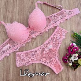 Linha Gold. Conjunto todo em renda especial. Sutiã modelo de bojo franzido com corpo triângulo e calcinha borboleta