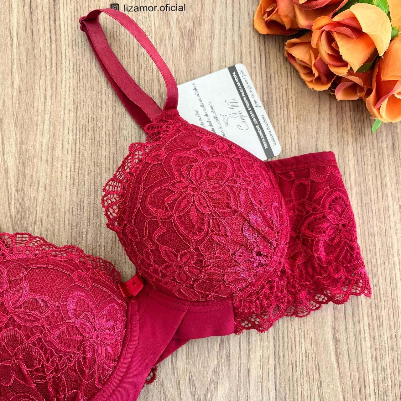 CORPO NU. Sutiã Push Up reforçado com renda.