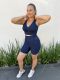 Lizfit. Bermuda fitness modelo básico de cós duplo e comprimento até o joelho