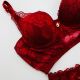 Plus Size. Conjunto de Soutien rendado com alça trabalhada. Fio dental alto de tule.