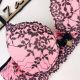 Fabricado por Lizamor. Conjunto de Soutien rendado push up. Acompanha fio dental rendado strappy bra.
