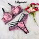 Fabricado por Lizamor. Conjunto de Soutien rendado push up. Acompanha fio dental rendado strappy bra.