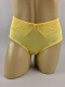 Calcinha alta com recortes de renda frontal. Modelinho ideal para senhoras, pois é mais fechado nas costas.