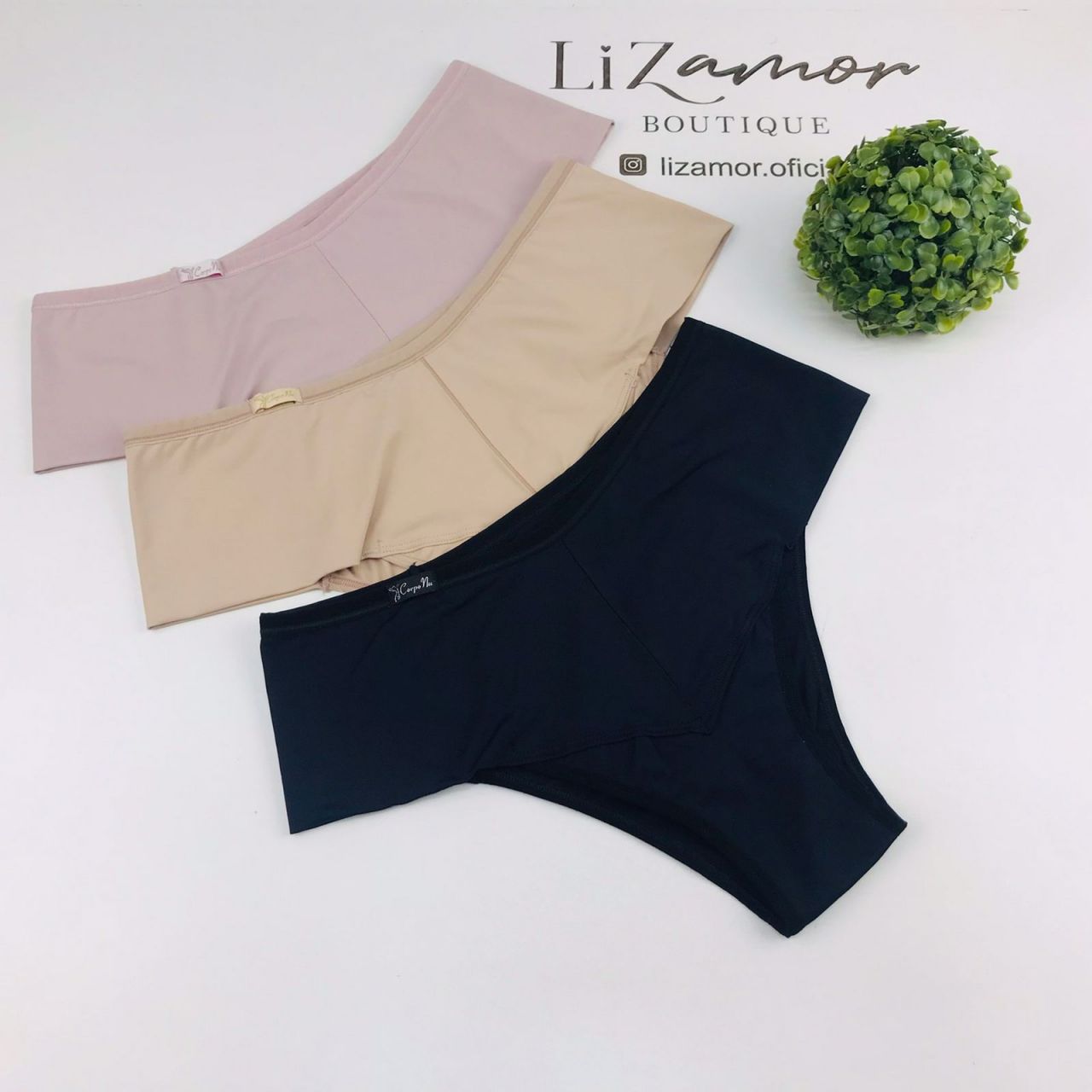 Corpo Nu. Tangão reforçado com frente em recortes duplos prespontados